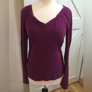 21, Large, v-neck, long sleeve tee, color plum